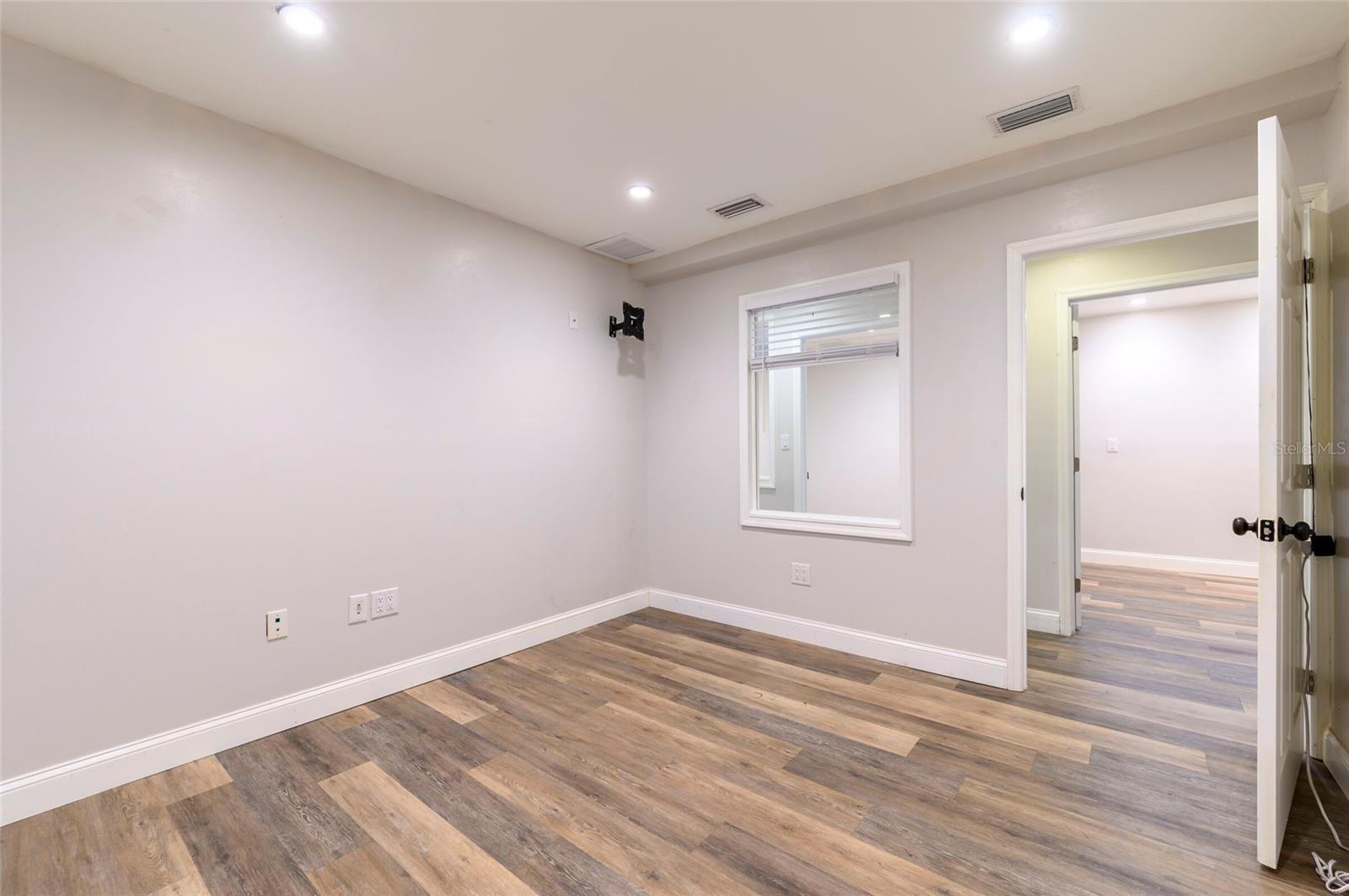 Image 16 of 47 For 6537 116th Avenue