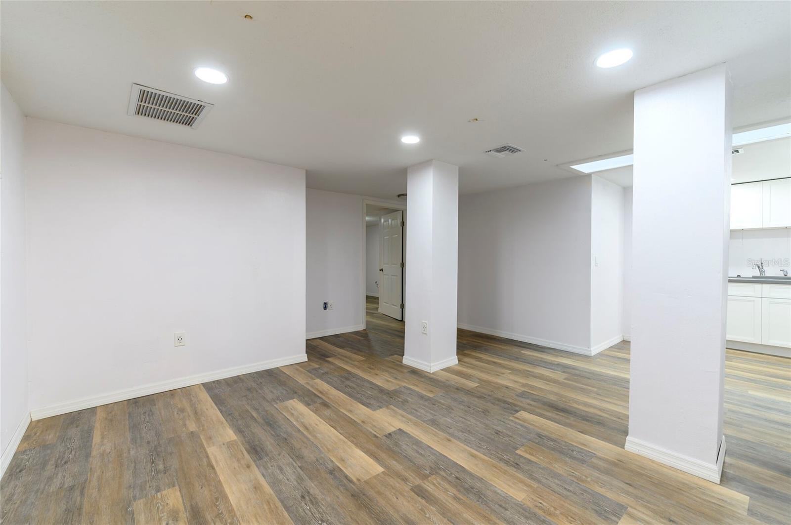 Image 23 of 47 For 6537 116th Avenue