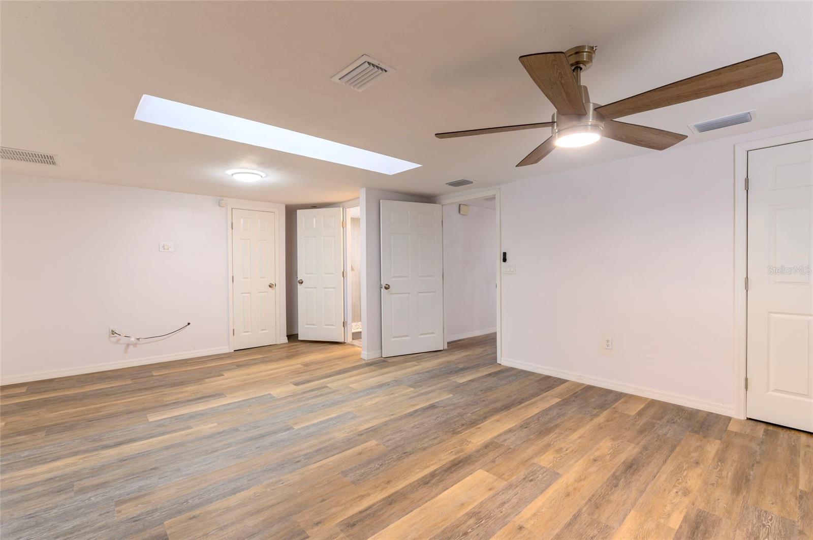 Image 27 of 47 For 6537 116th Avenue