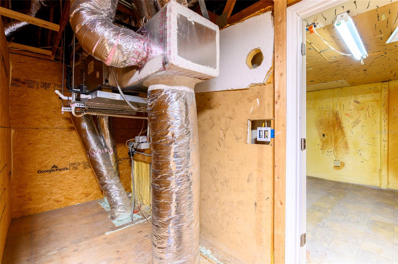 Image 32 of 47 For 6537 116th Avenue