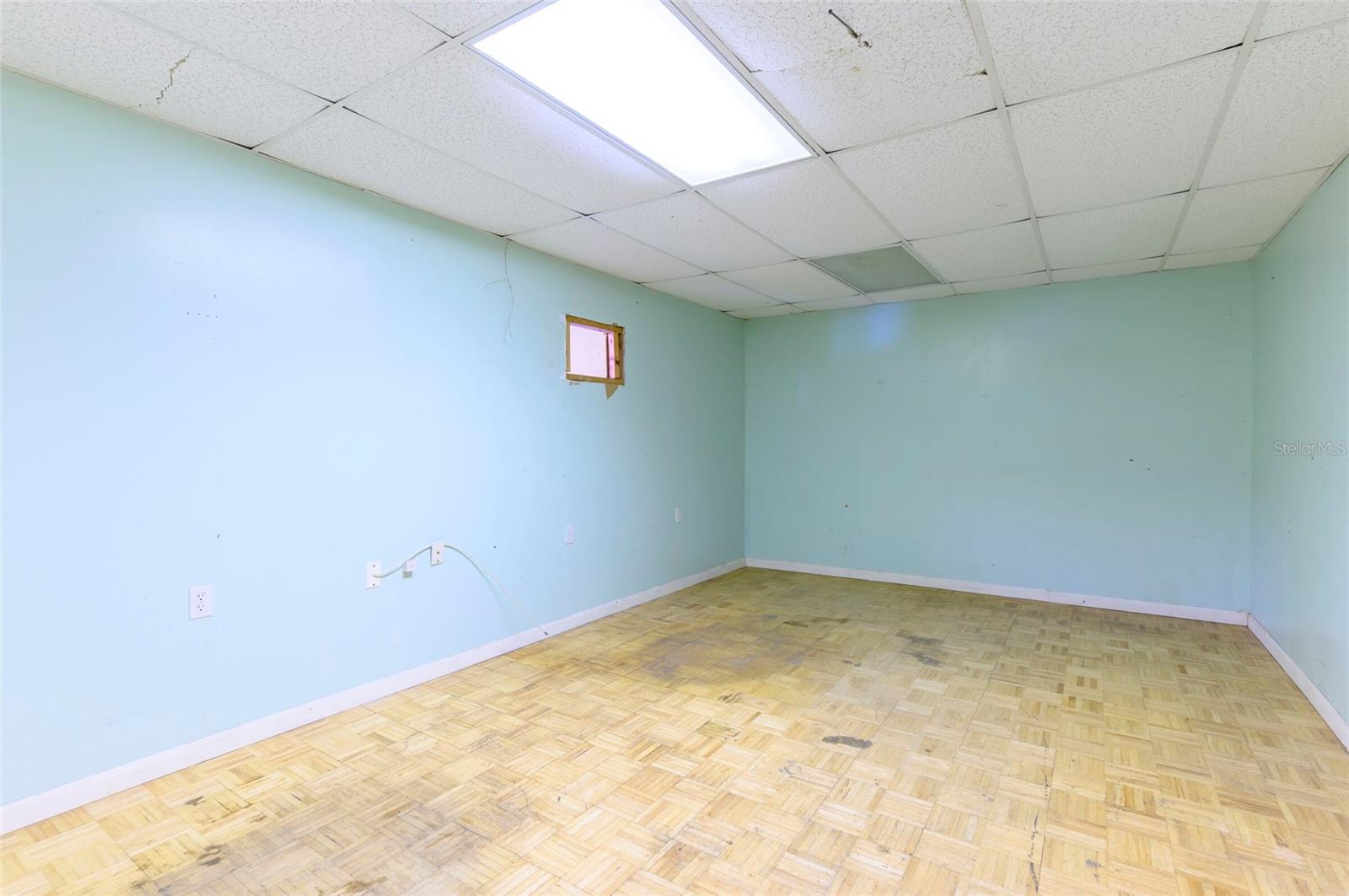 Image 35 of 47 For 6537 116th Avenue