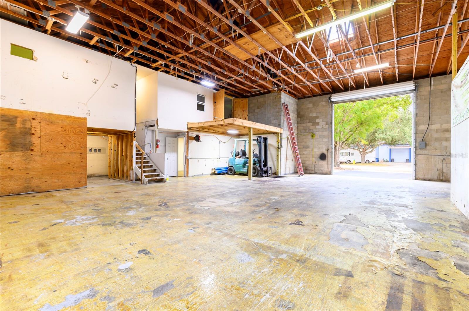 Image 39 of 47 For 6537 116th Avenue