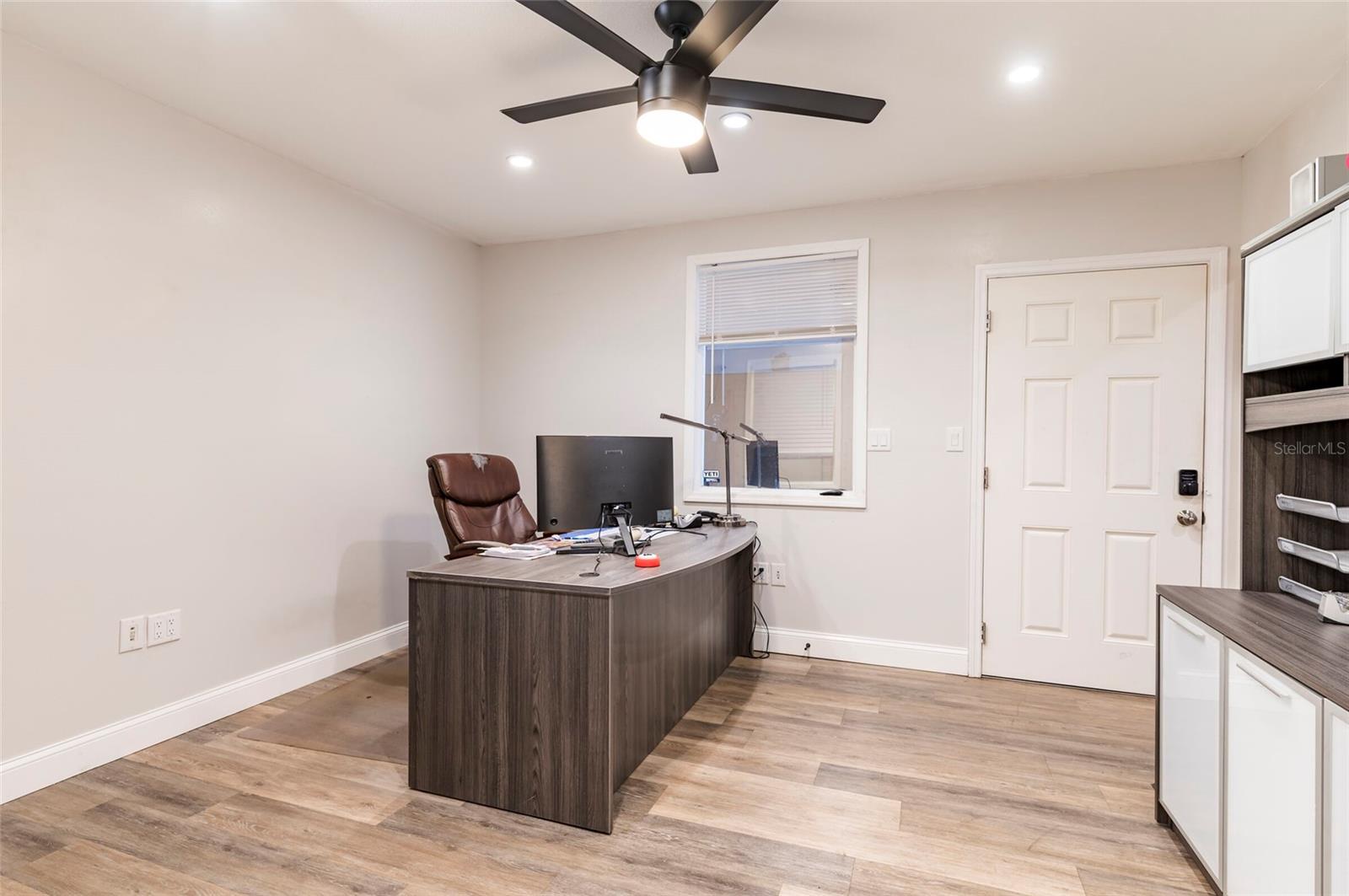 Image 7 of 47 For 6537 116th Avenue