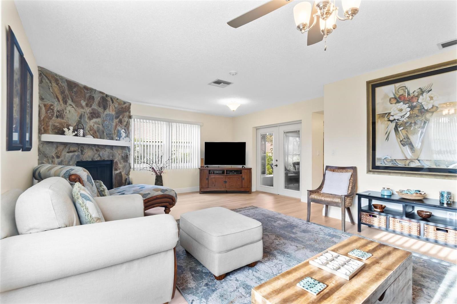 Image 7 of 26 For 3424 Annette Court 64