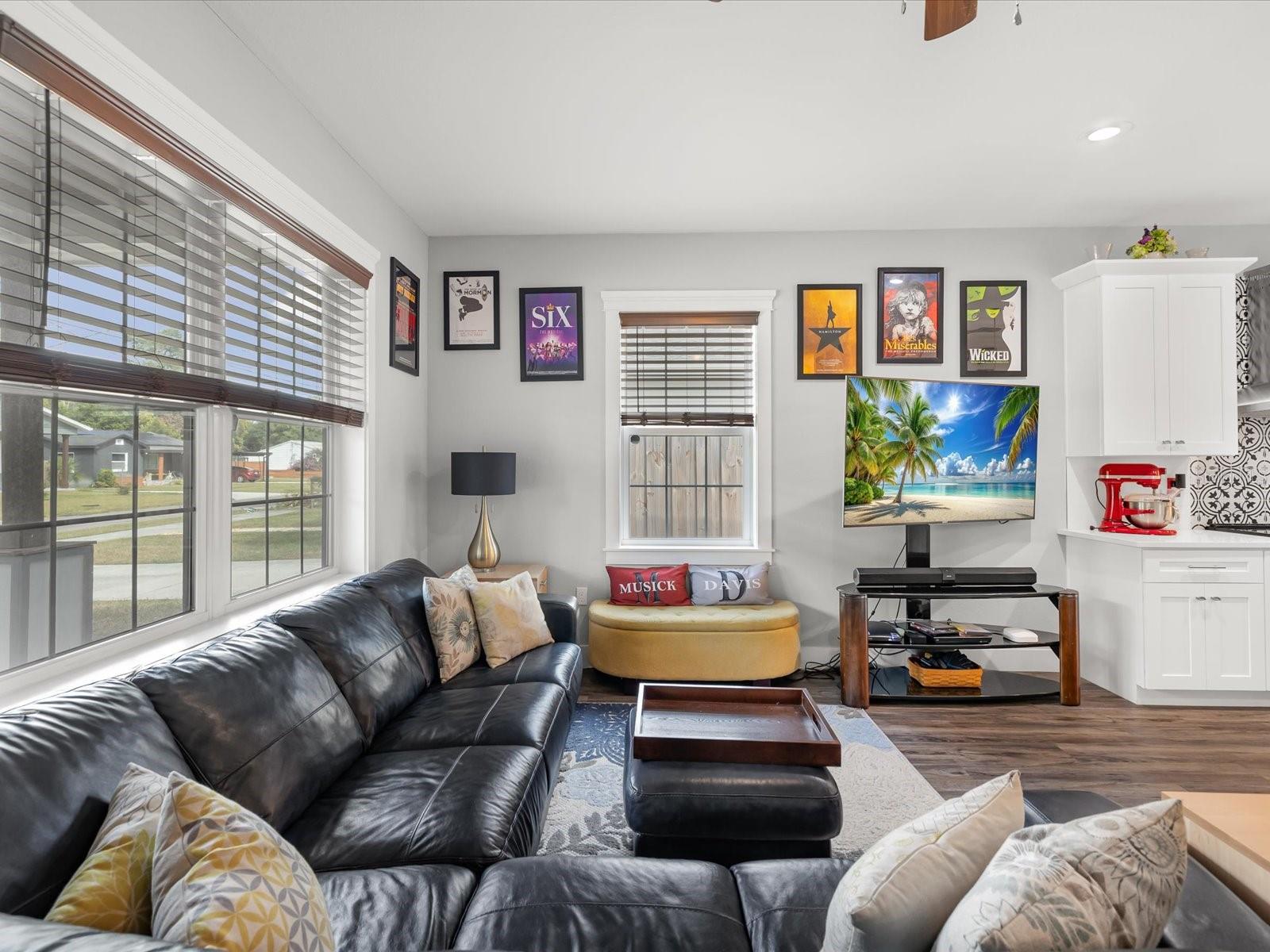 Image 10 of 36 For 1509 Caracas Street