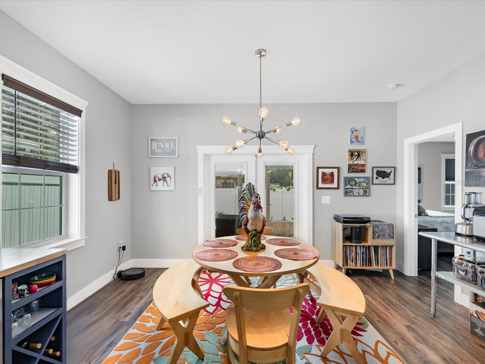 Image 12 of 36 For 1509 Caracas Street