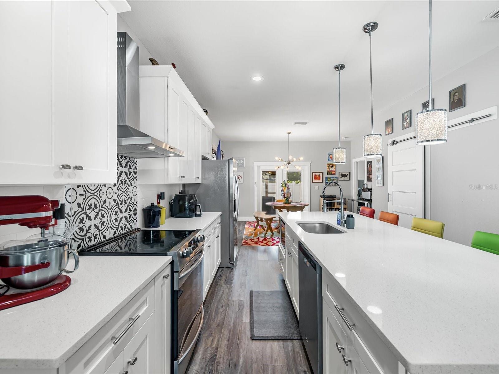 Image 6 of 36 For 1509 Caracas Street