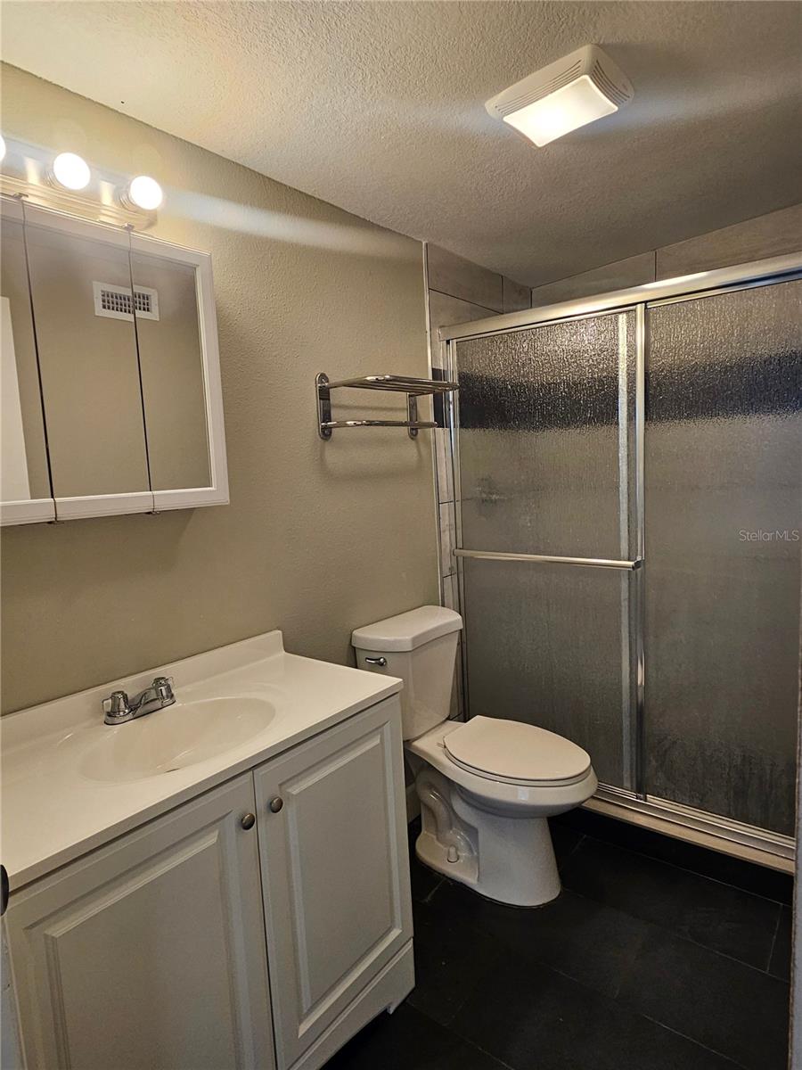 Image 3 of 10 For 5314 Oakwood Court 27