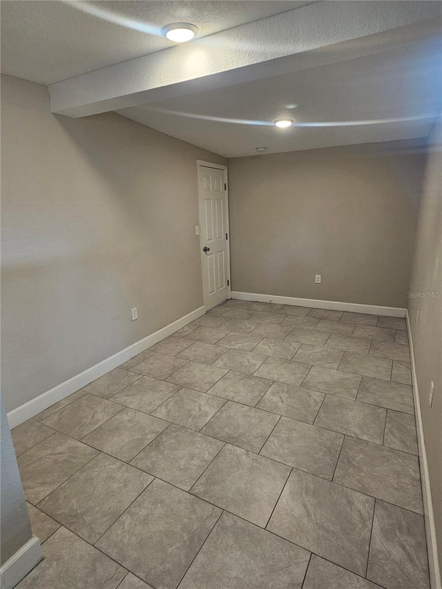 Image 5 of 10 For 5314 Oakwood Court 27