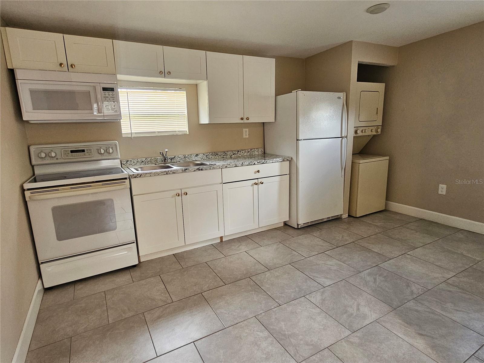 Image 8 of 10 For 5314 Oakwood Court 27