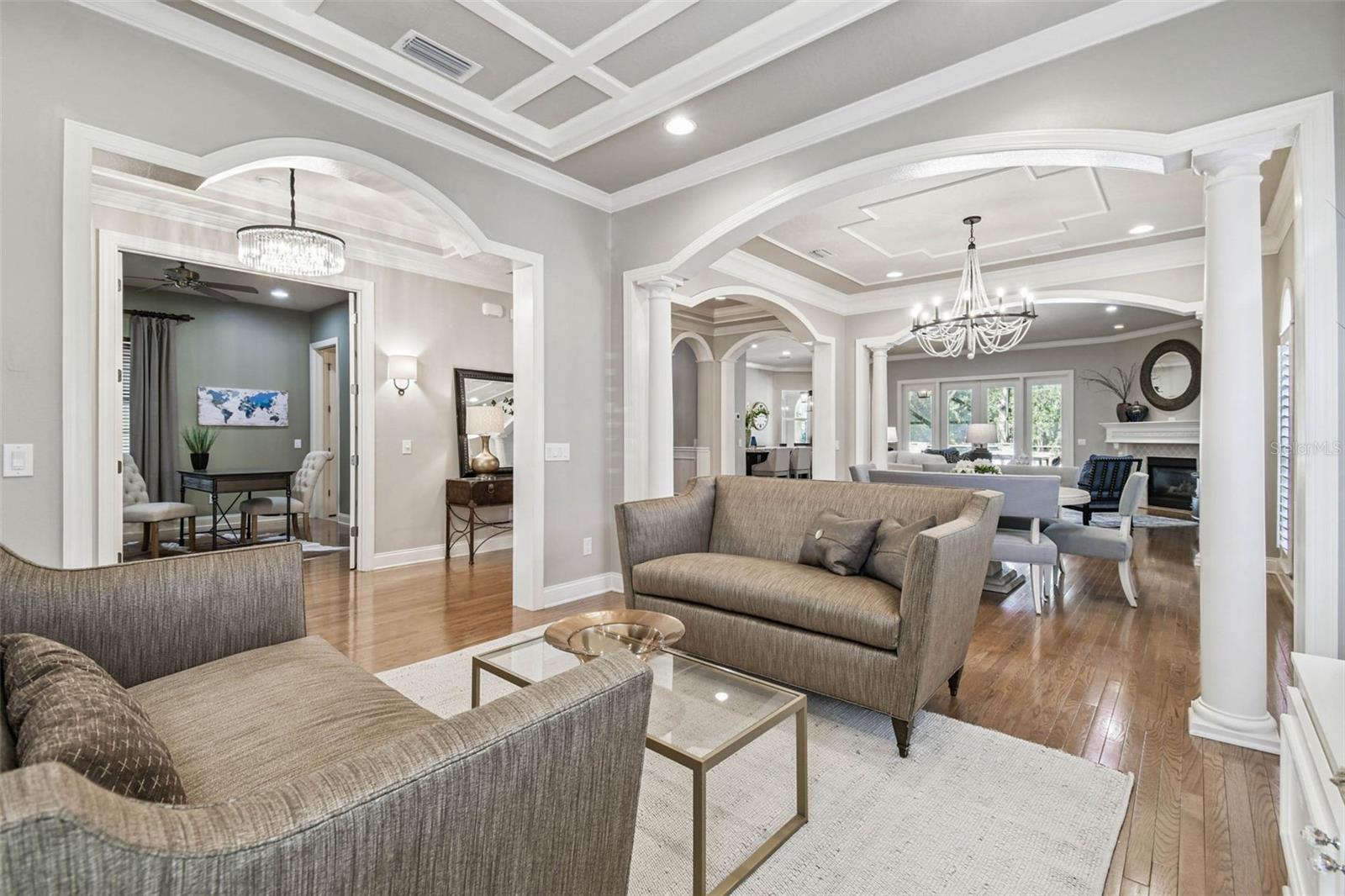 Image 17 of 86 For 1913 Floresta View Drive