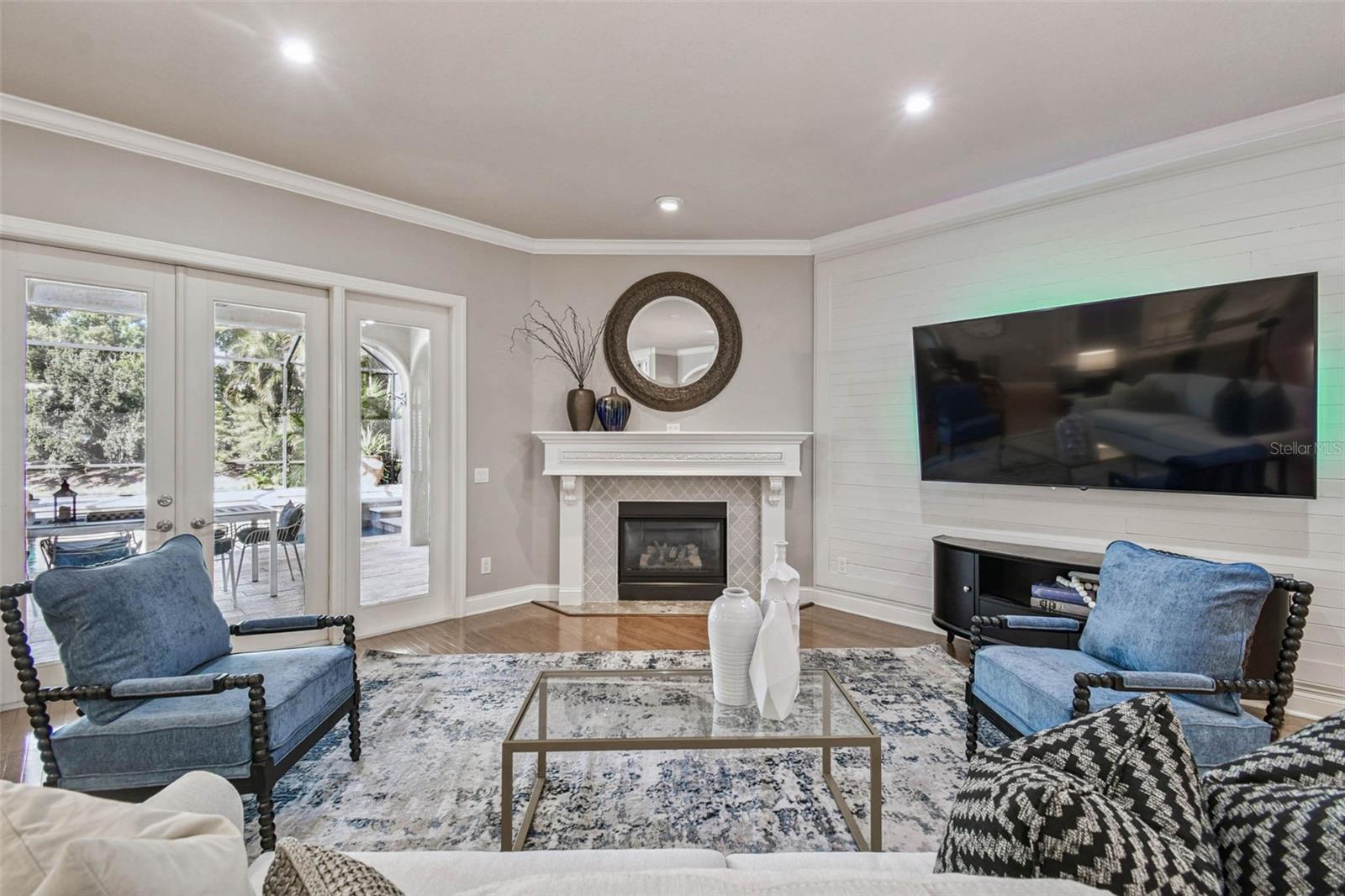 Image 22 of 86 For 1913 Floresta View Drive