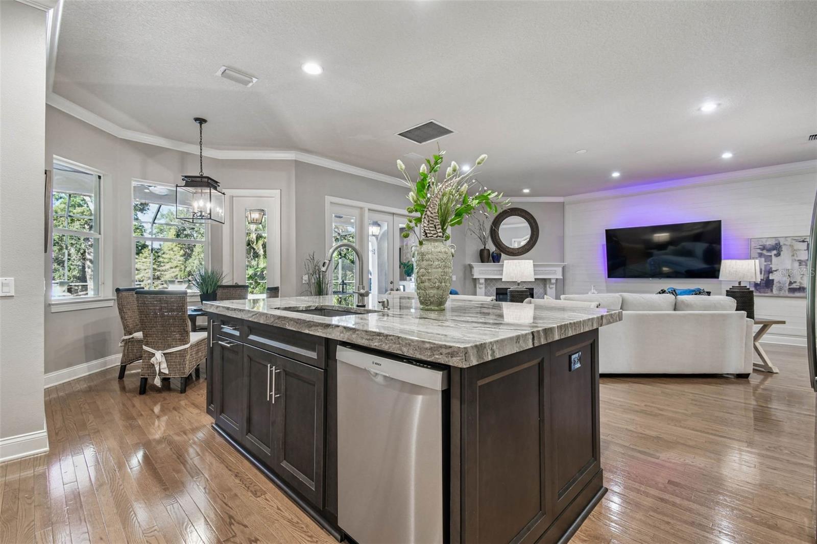 Image 29 of 86 For 1913 Floresta View Drive