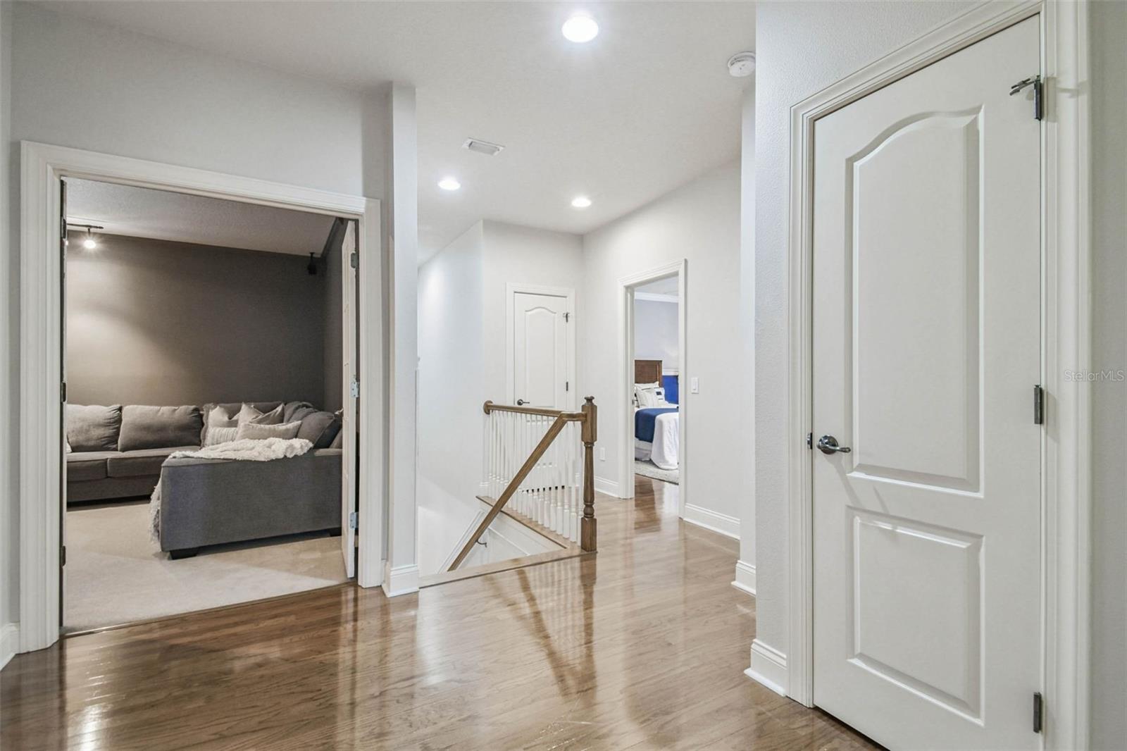 Image 43 of 86 For 1913 Floresta View Drive