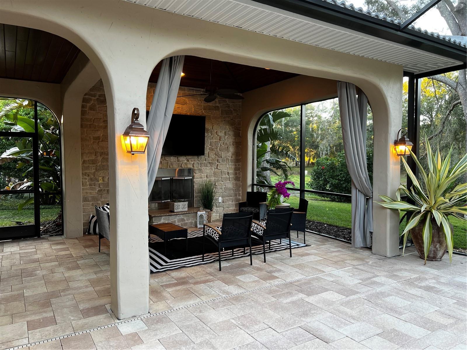 Image 70 of 86 For 1913 Floresta View Drive