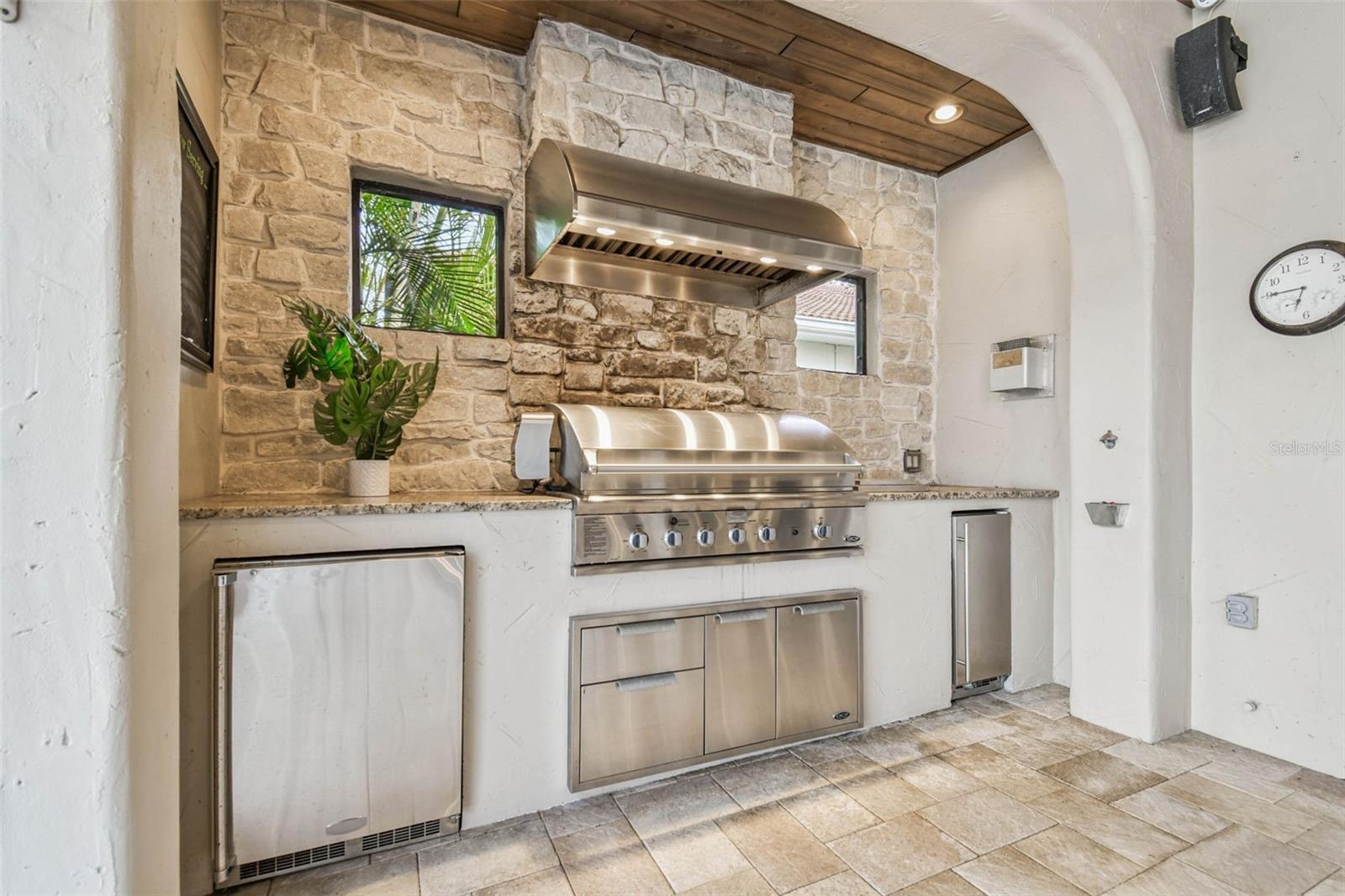 Image 74 of 86 For 1913 Floresta View Drive