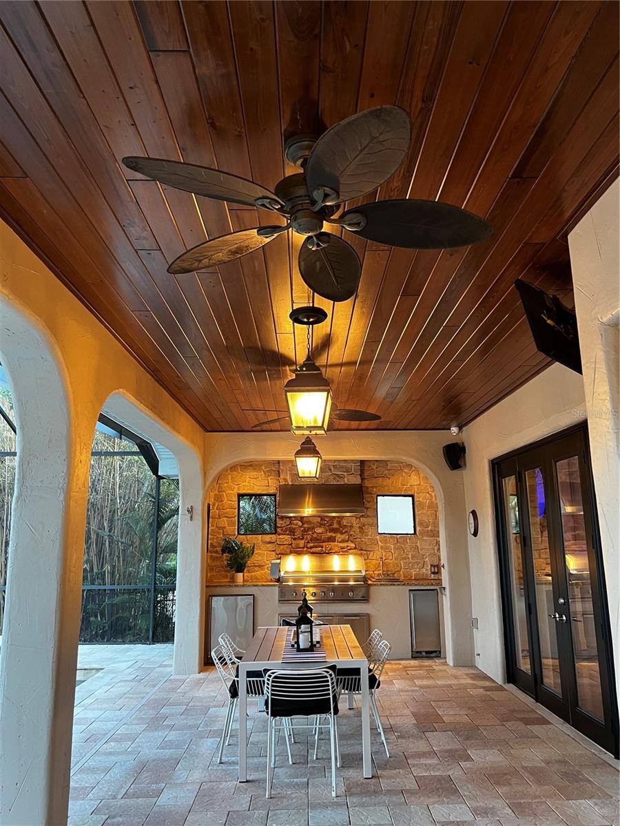 Image 76 of 86 For 1913 Floresta View Drive