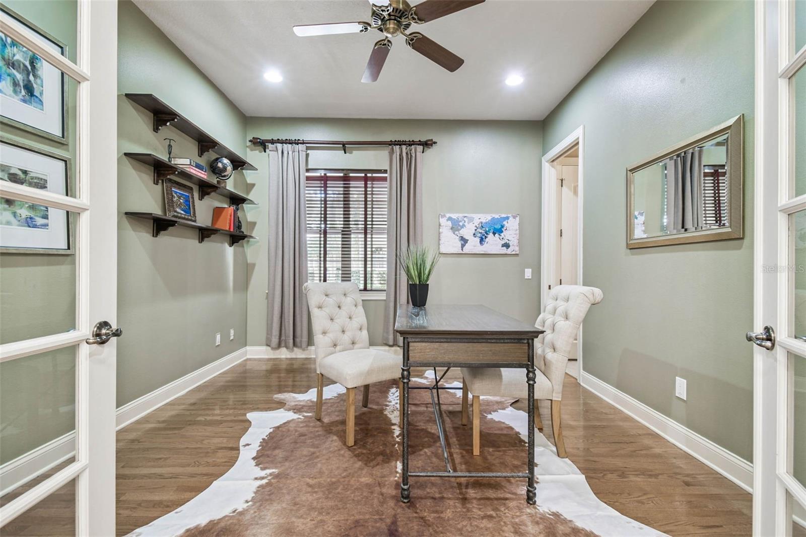 Image 8 of 86 For 1913 Floresta View Drive