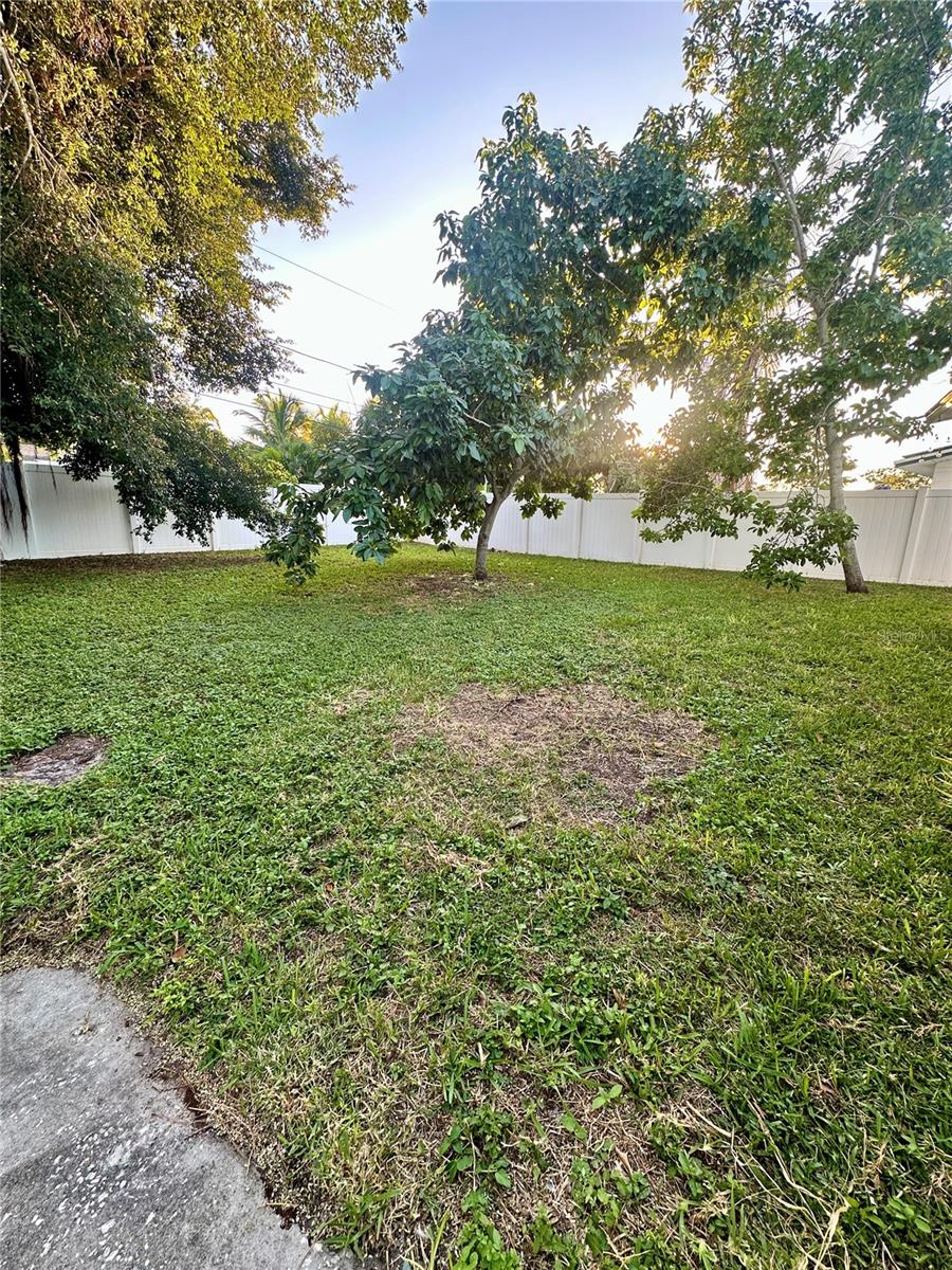 Image 14 of 30 For 3673 Searobin Drive Se