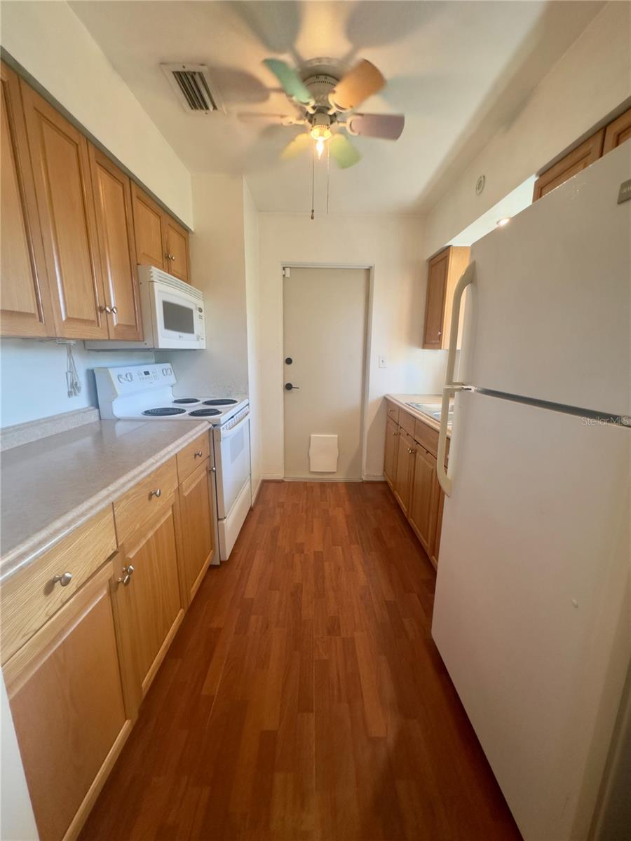 Image 2 of 30 For 3673 Searobin Drive Se