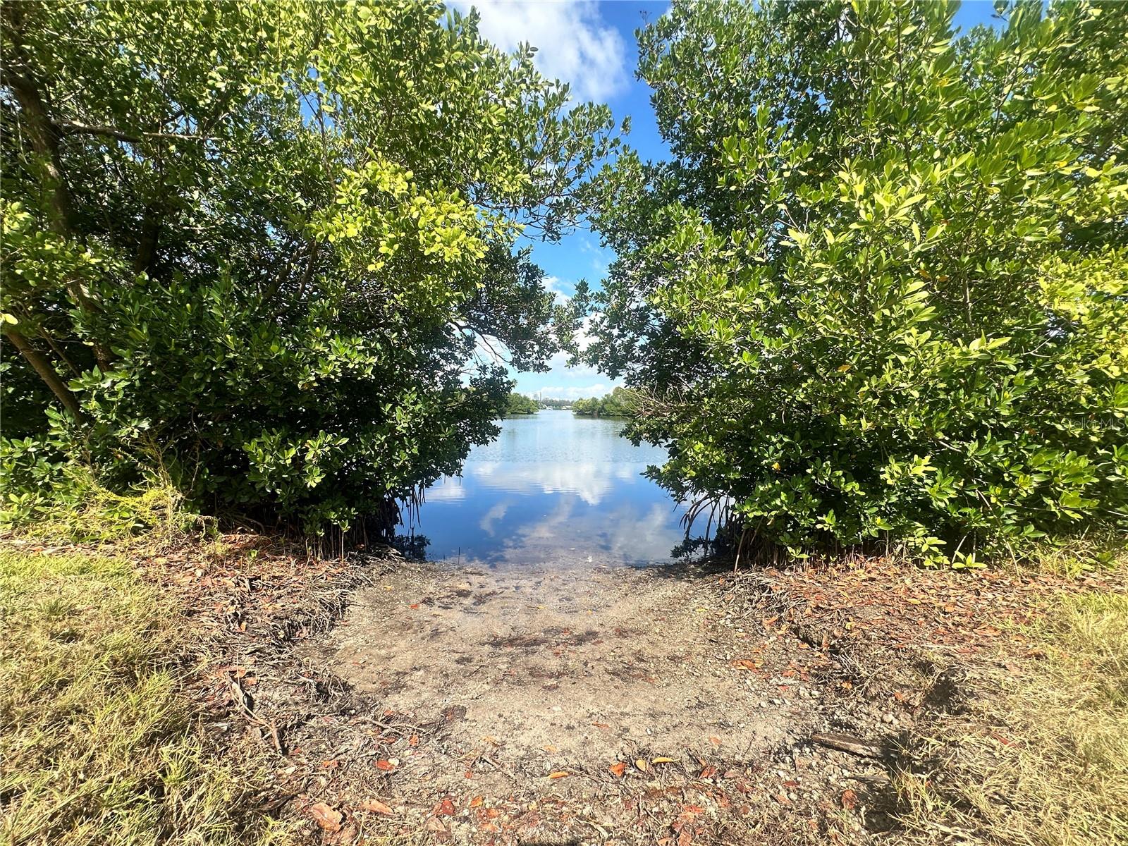 Image 28 of 30 For 3673 Searobin Drive Se