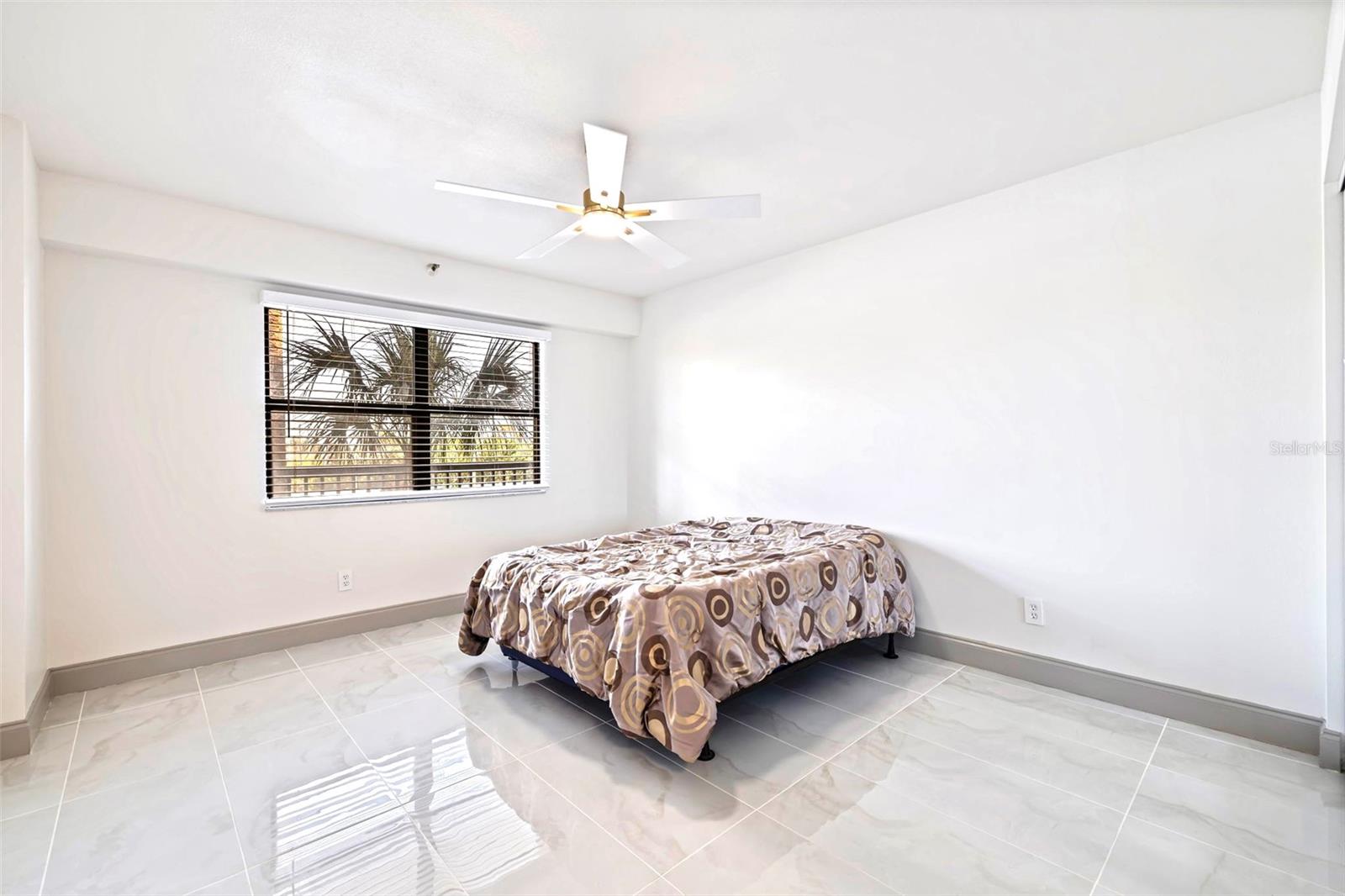 Image 37 of 72 For 5400 Park Street N 209