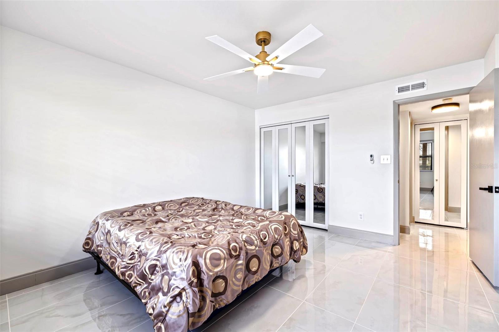 Image 38 of 72 For 5400 Park Street N 209