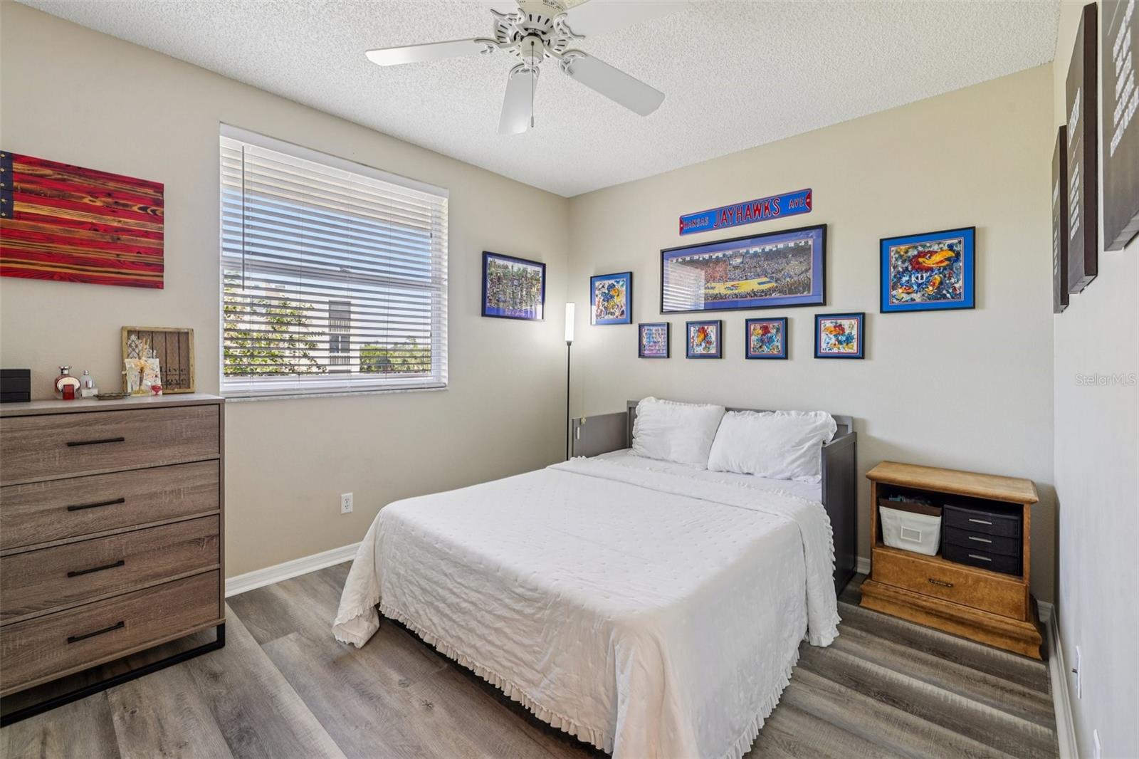 Image 11 of 25 For 6251 Shoreline Drive 2205