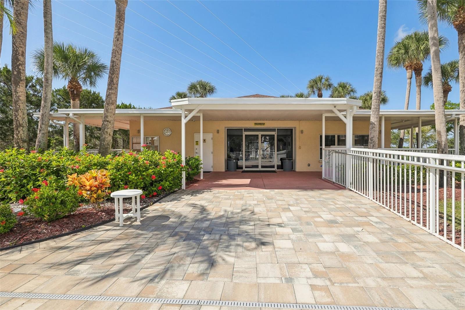 Image 19 of 25 For 6251 Shoreline Drive 2205