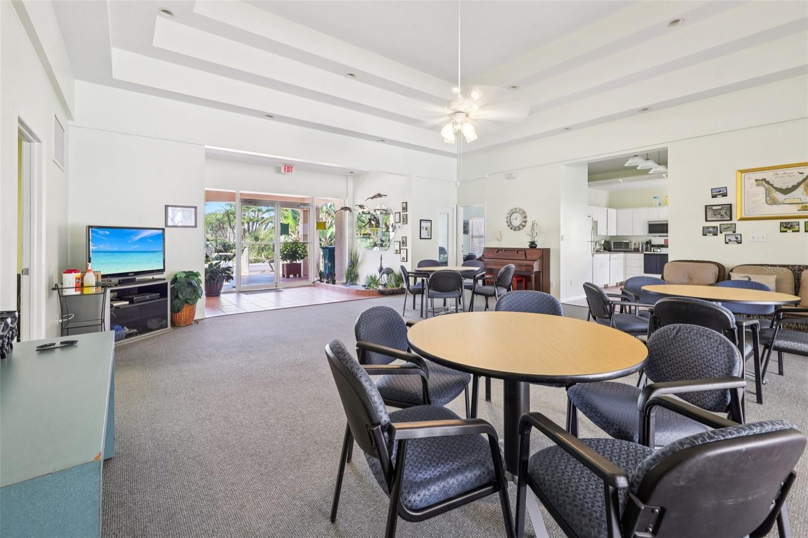 Image 20 of 25 For 6251 Shoreline Drive 2205