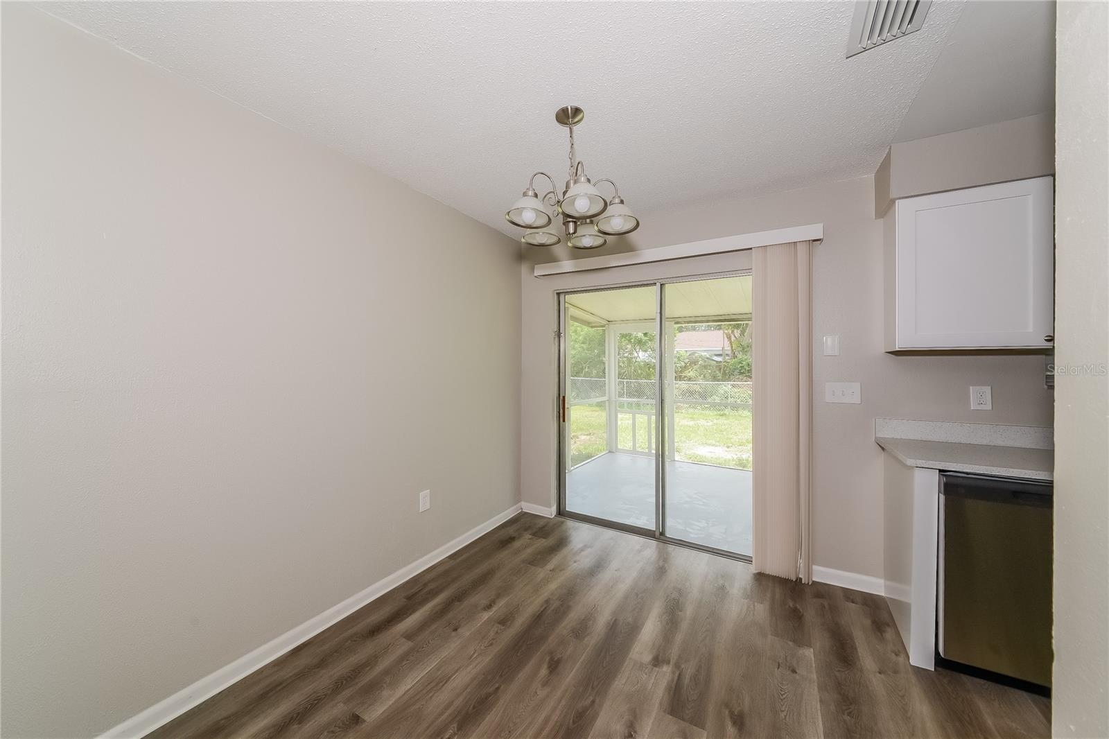 Image 4 of 16 For 316 59th Avenue Terrace W