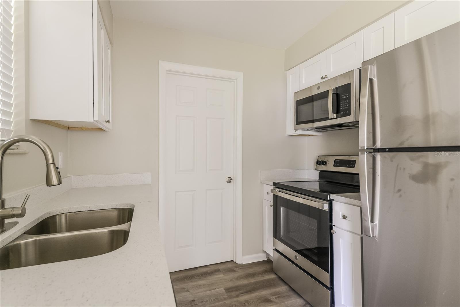 Image 7 of 16 For 316 59th Avenue Terrace W