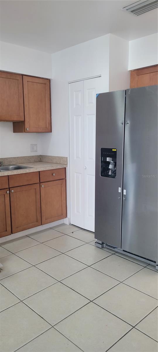 Image 19 of 27 For 2461 Dryer Avenue