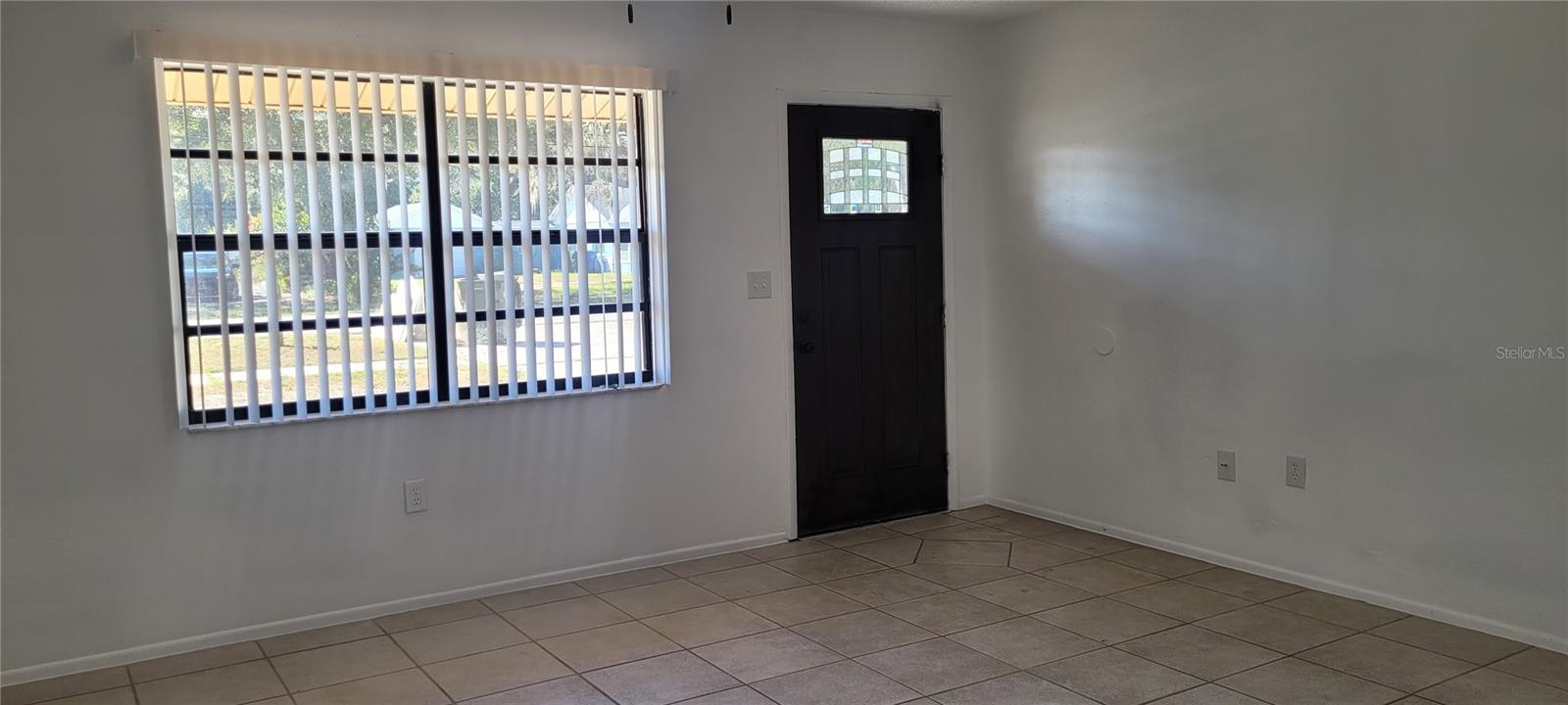 Image 2 of 27 For 2461 Dryer Avenue