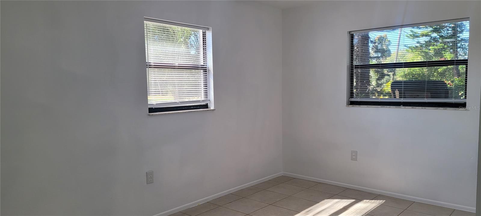 Image 8 of 27 For 2461 Dryer Avenue