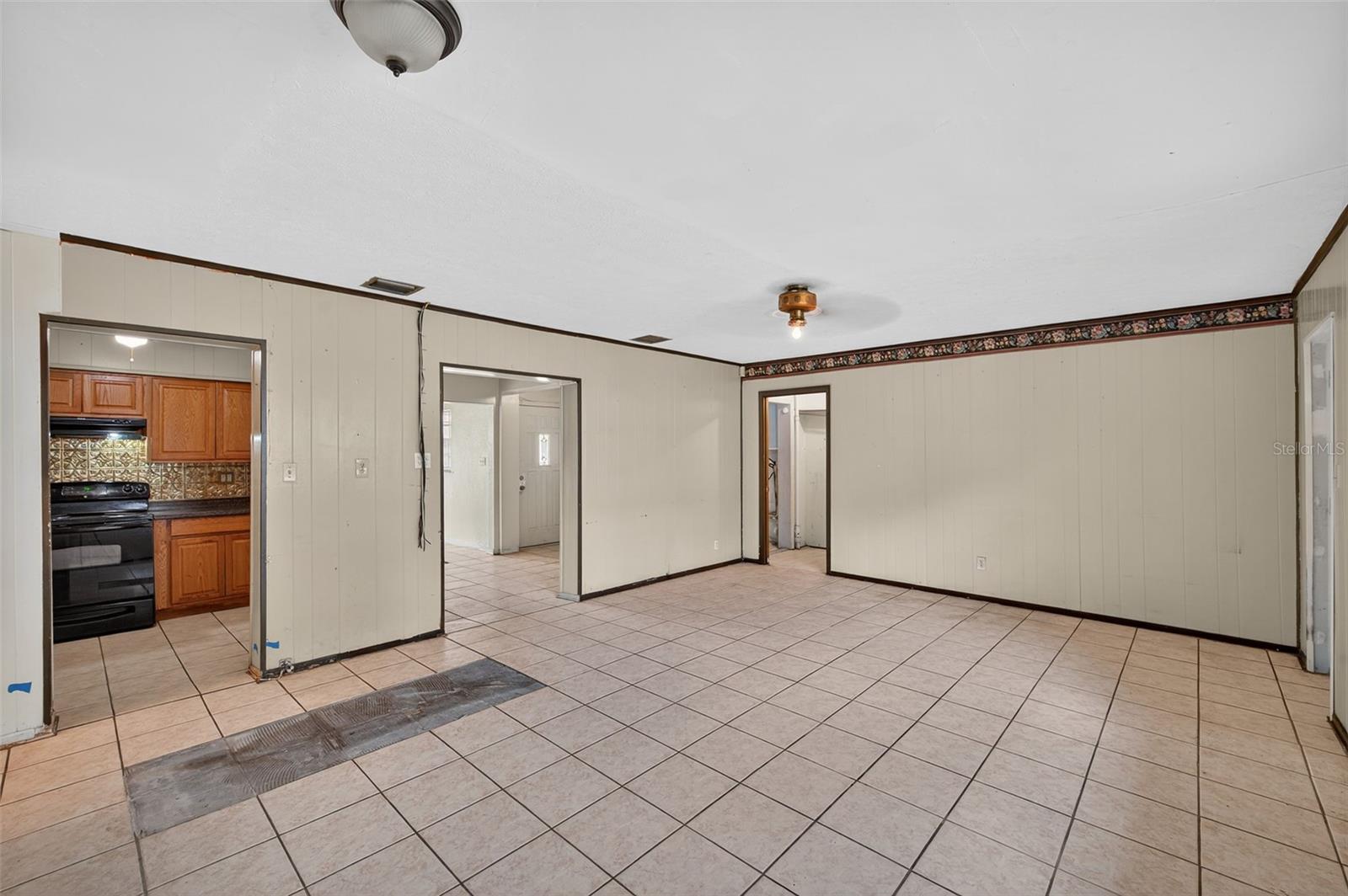 Image 11 of 46 For 207 Bougainvillea Avenue