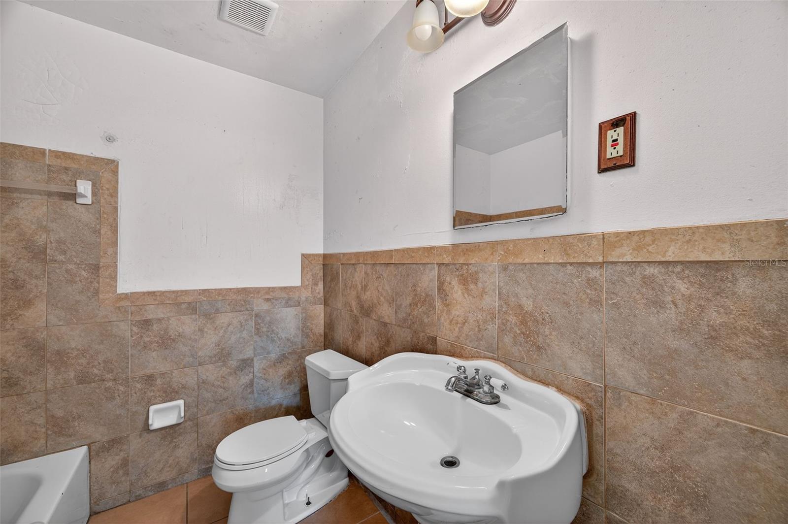 Image 32 of 46 For 207 Bougainvillea Avenue