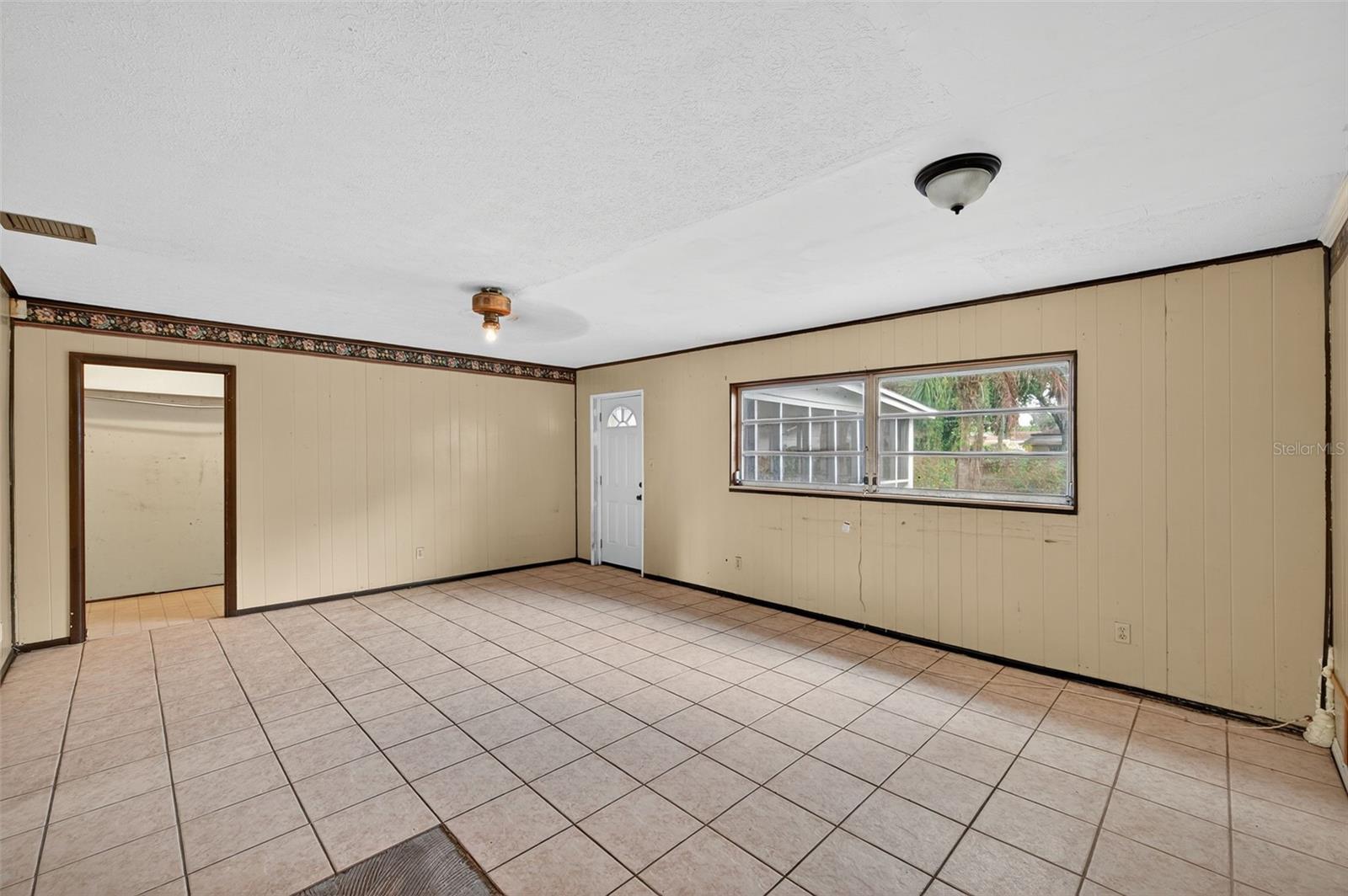 Image 6 of 46 For 207 Bougainvillea Avenue