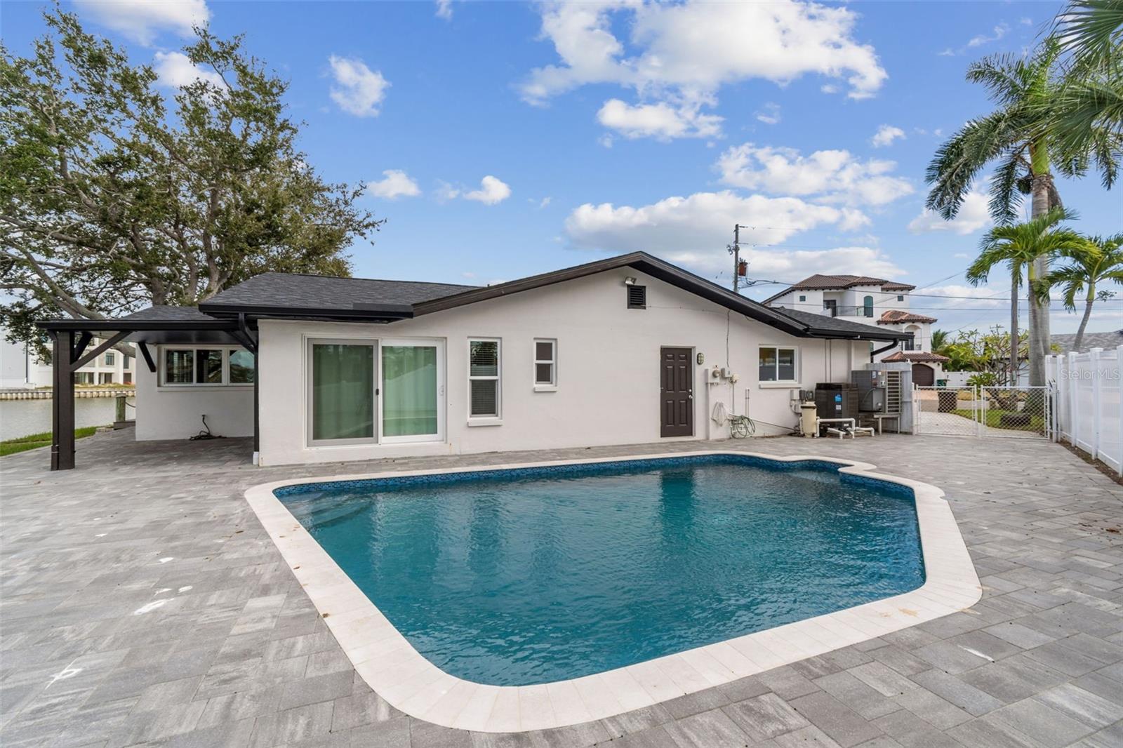 Image 50 of 63 For 1514 Sea Gull Drive S