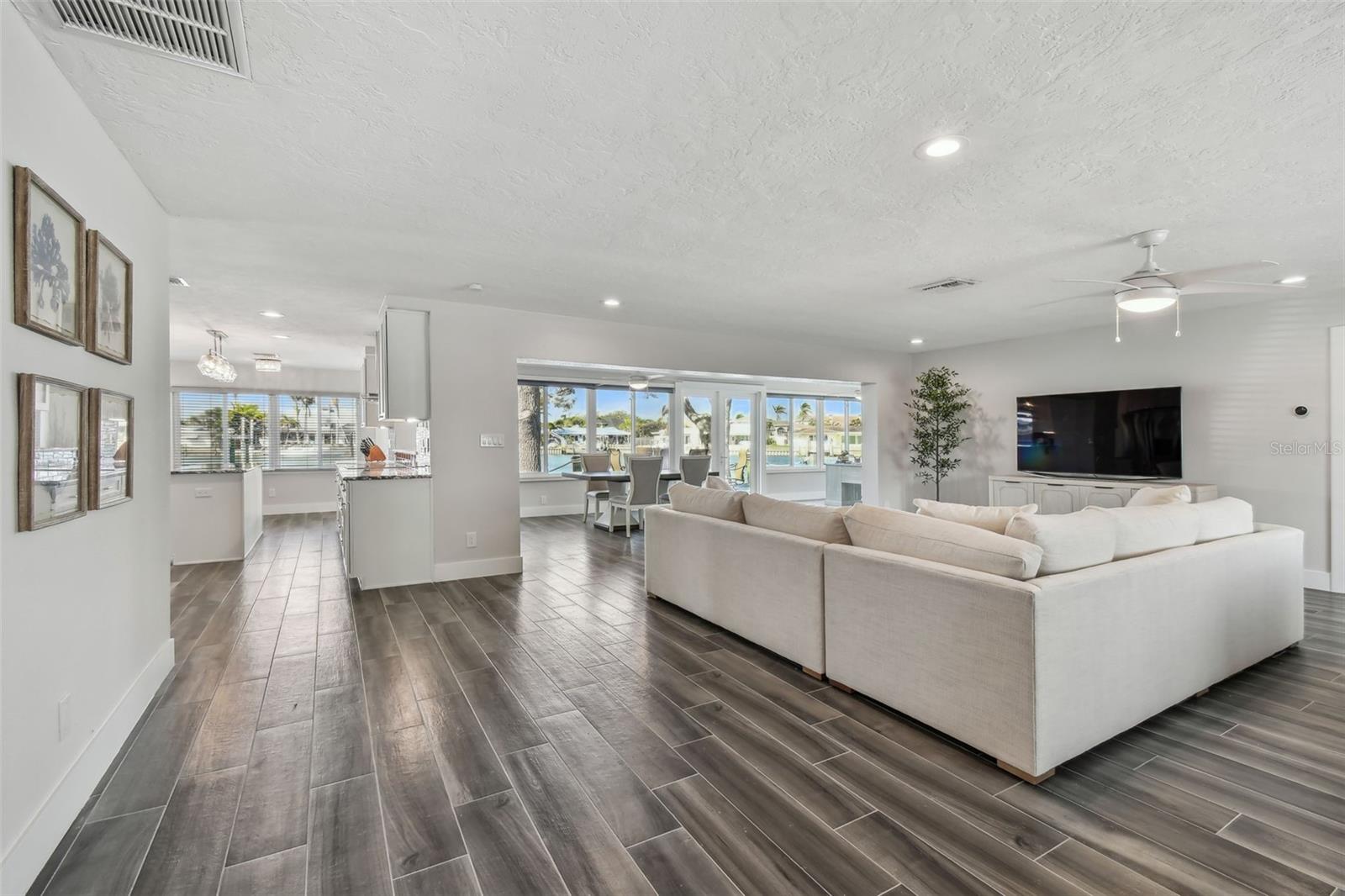 Image 6 of 63 For 1514 Sea Gull Drive S