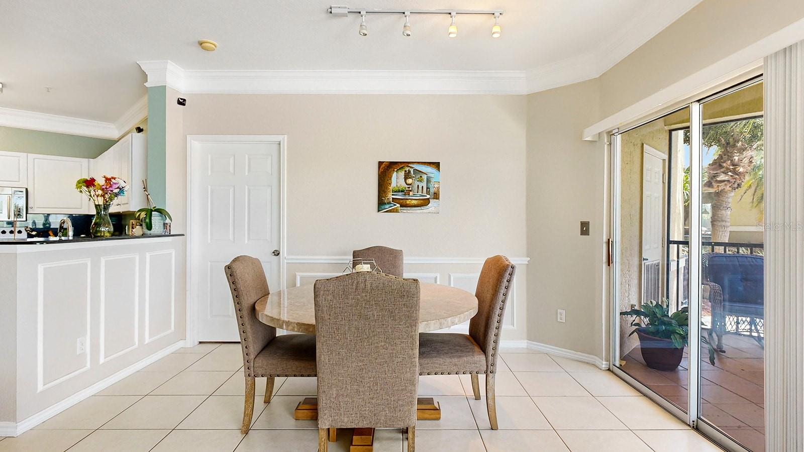 Image 16 of 39 For 4345 Bayside Village Drive 104