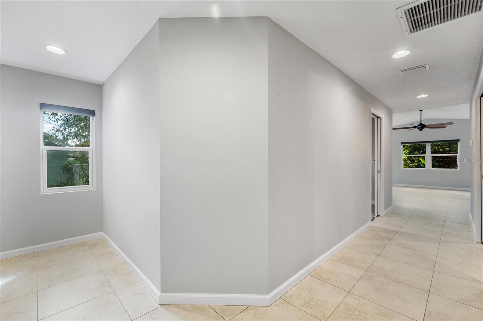 Image 20 of 52 For 405 1st Avenue Se