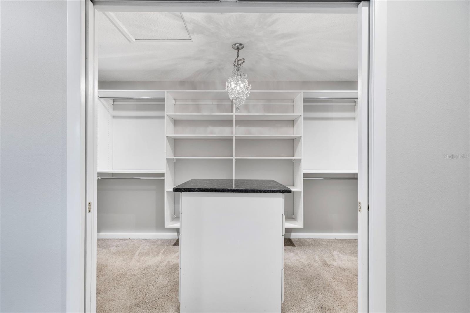 Image 21 of 52 For 405 1st Avenue Se