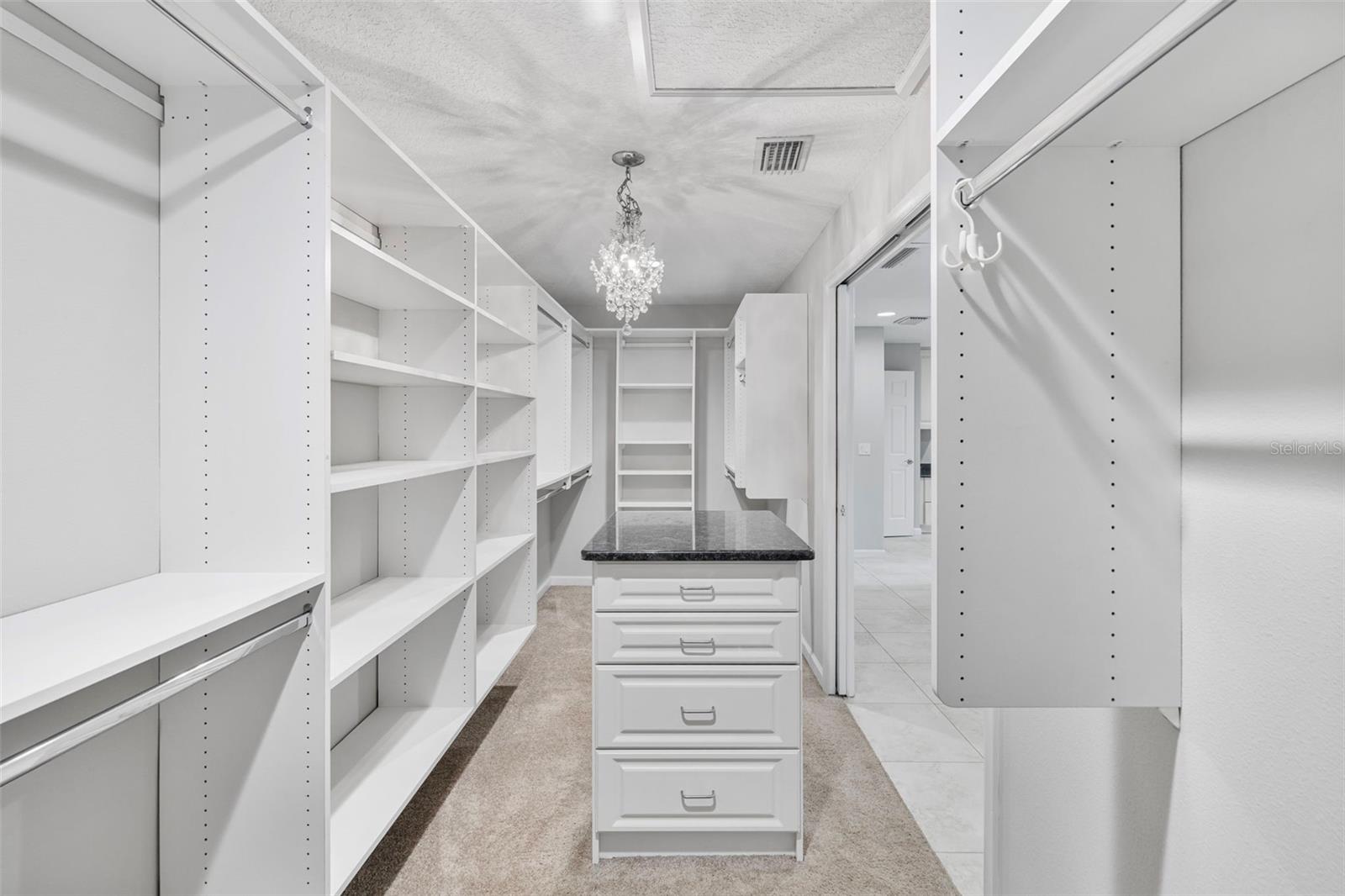 Image 22 of 52 For 405 1st Avenue Se