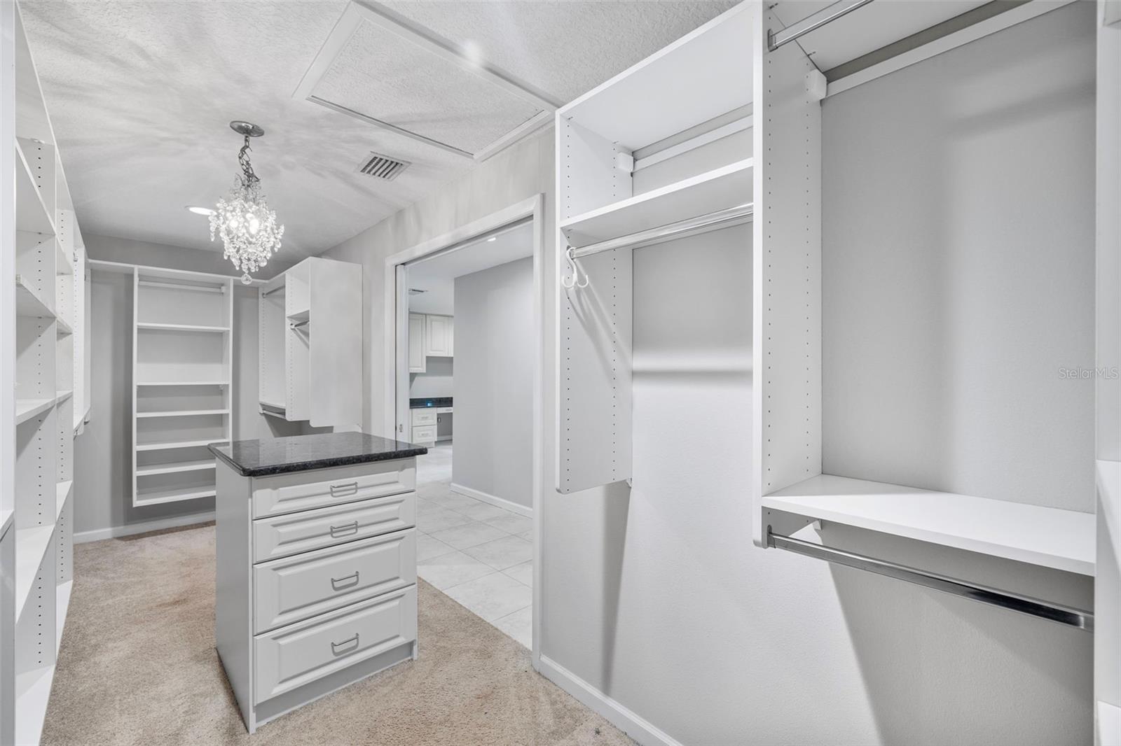 Image 23 of 52 For 405 1st Avenue Se