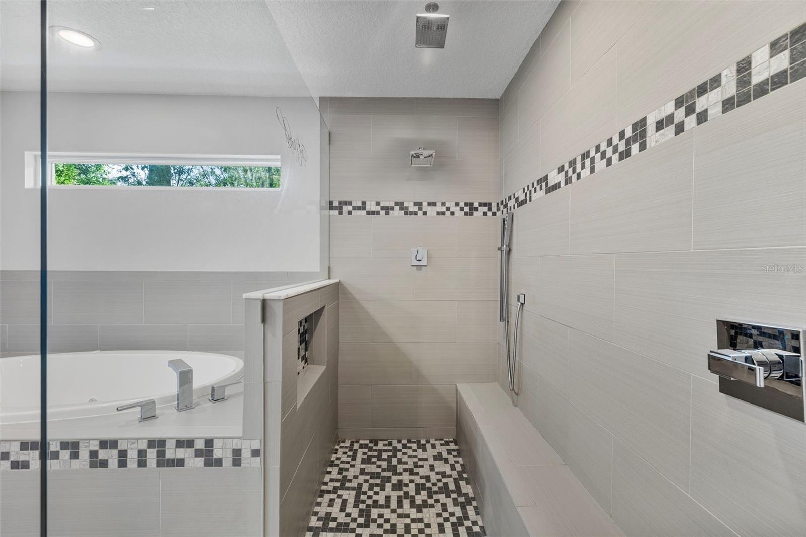 Image 27 of 52 For 405 1st Avenue Se