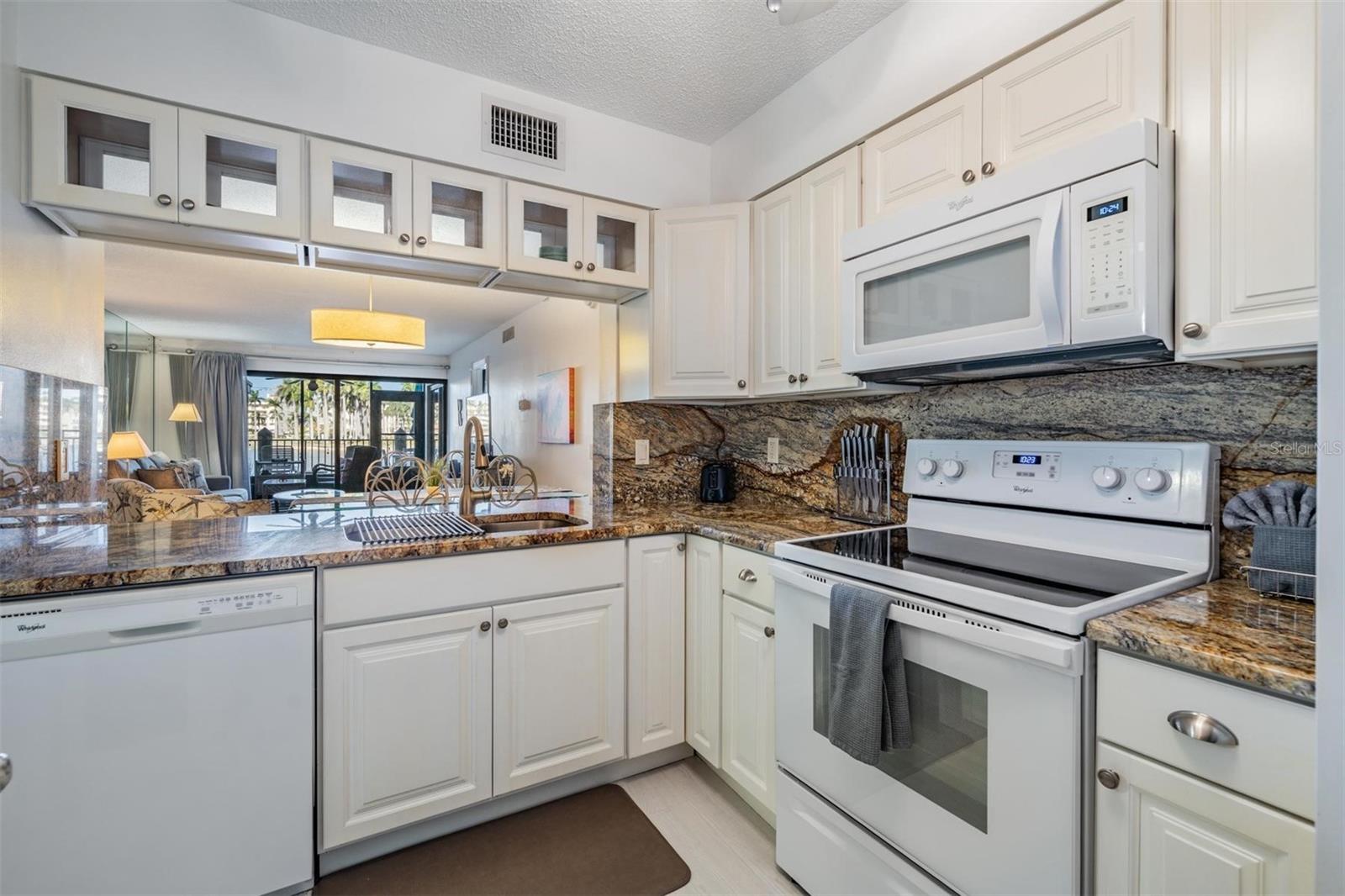 Image 8 of 35 For 6294 Bahia Del Mar Circle 107