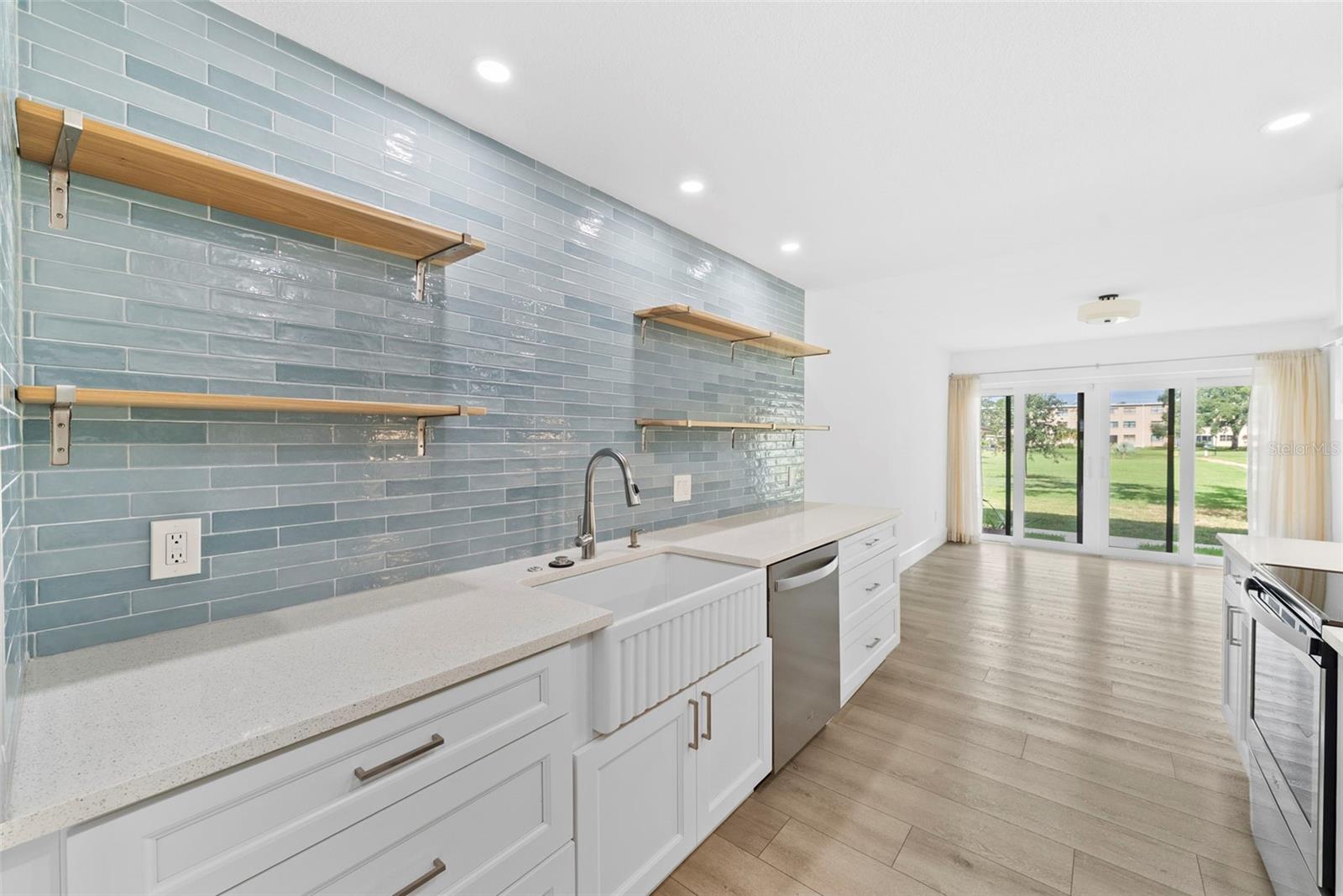 Image 12 of 45 For 4920 Locust Street Ne 104