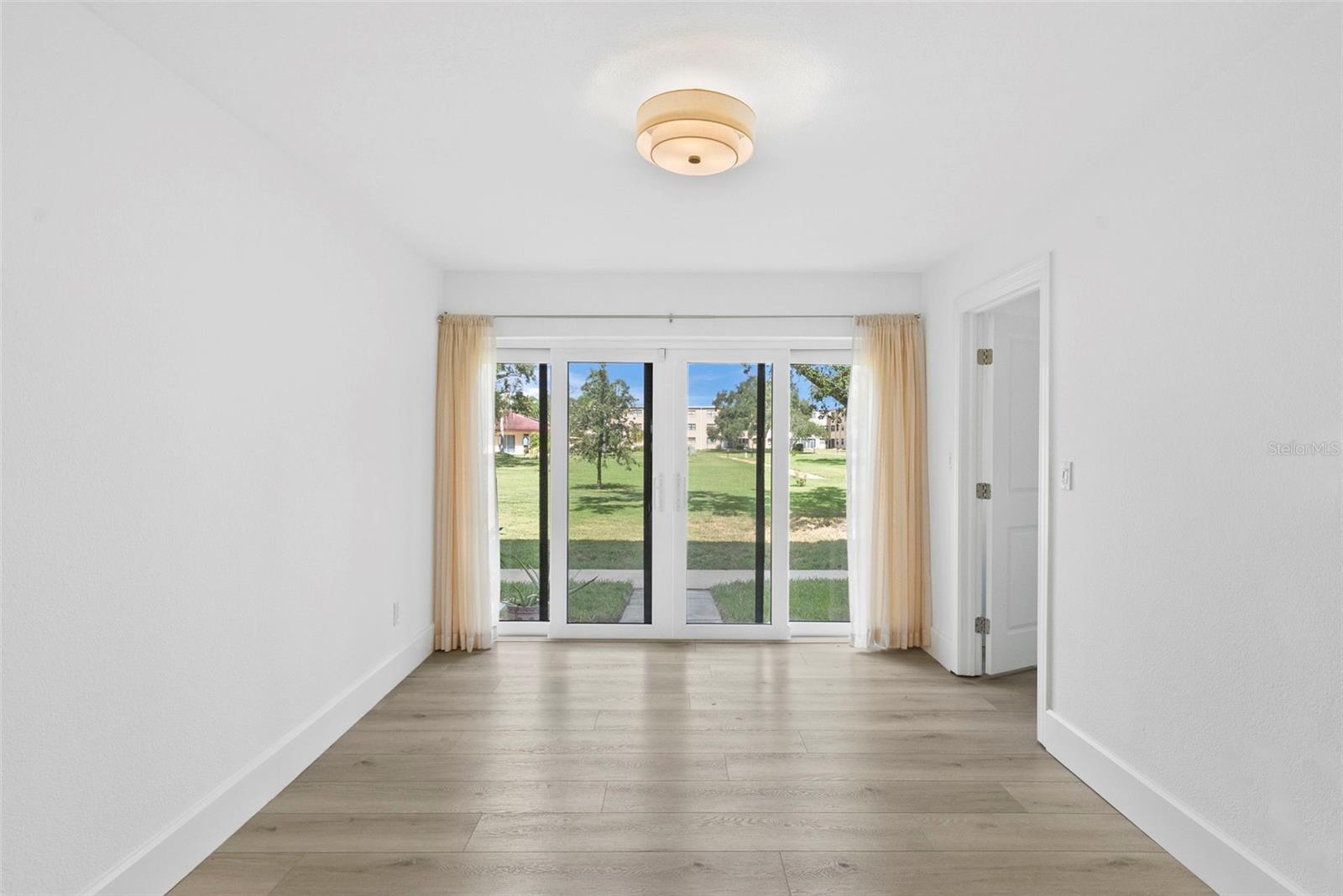 Image 16 of 45 For 4920 Locust Street Ne 104