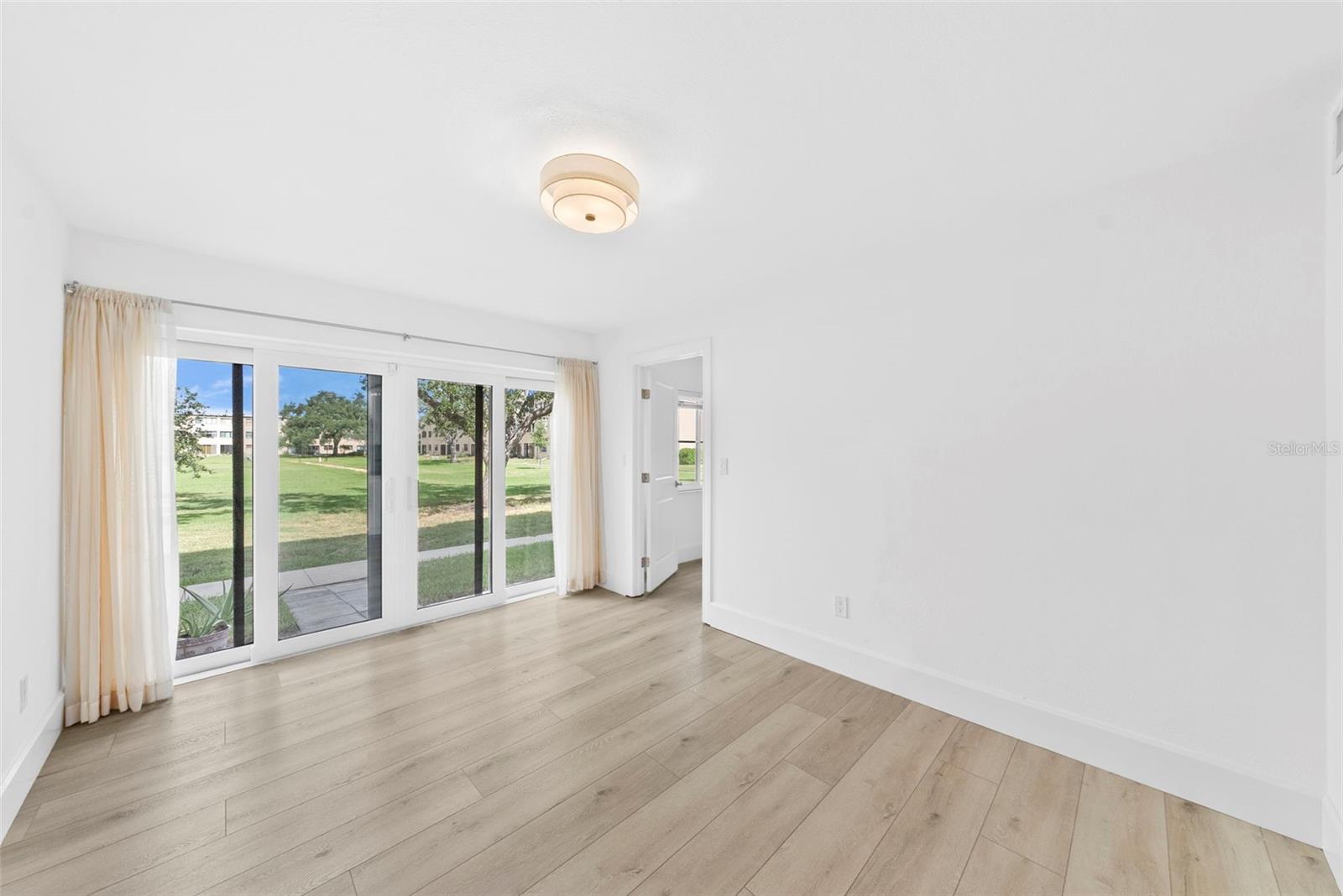 Image 17 of 45 For 4920 Locust Street Ne 104